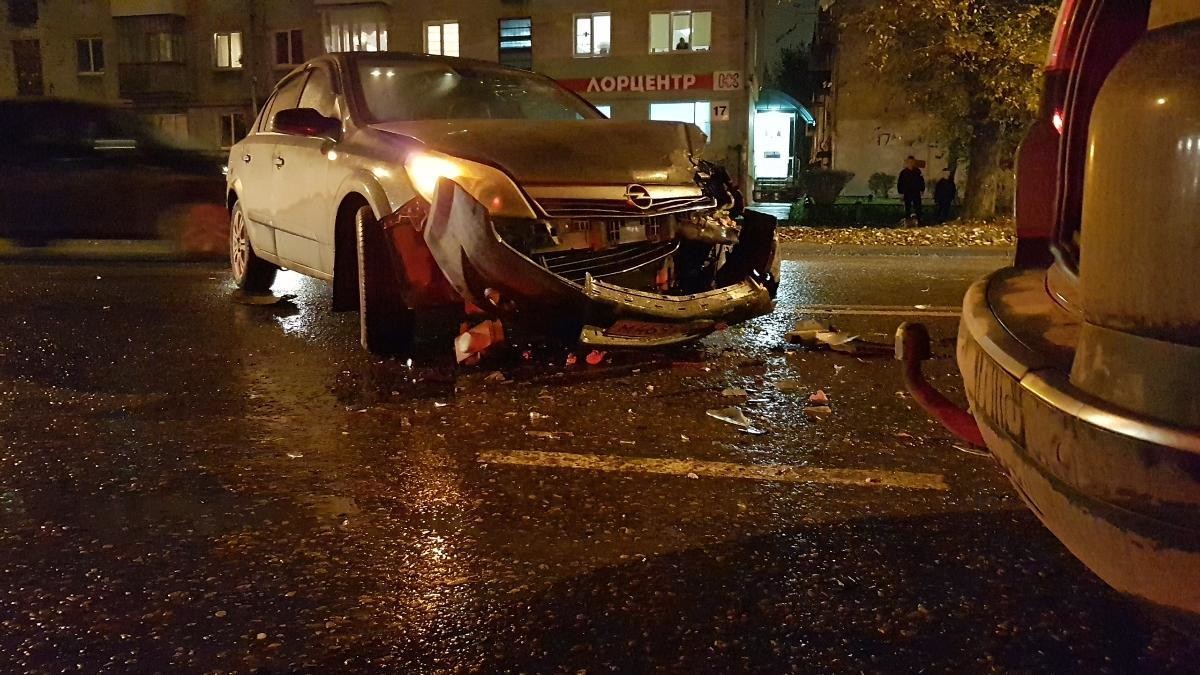 В Северодвинске произошло ДТП из трёх автомобилей